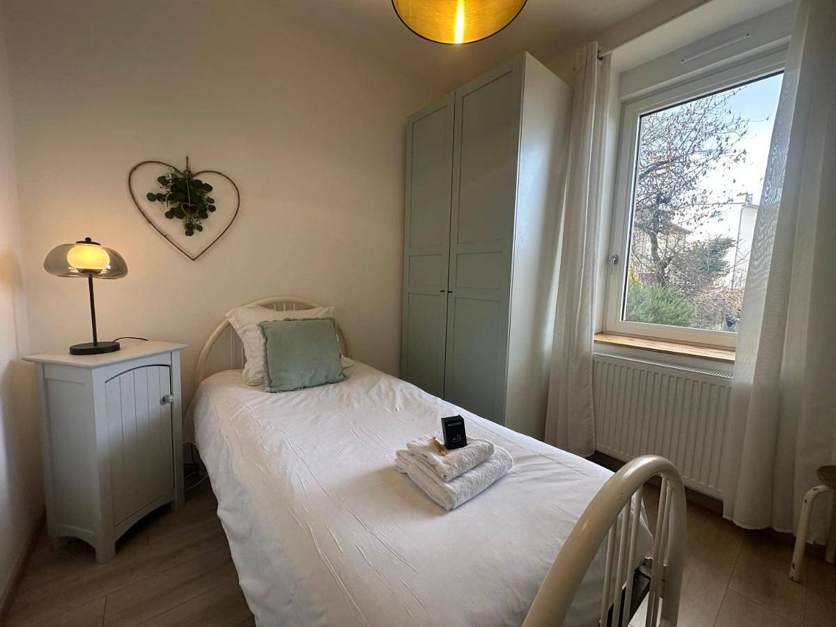 Appartement entier, M Maison Frescaty cosy calme avec parking privé in Montigny-lès-Metz, Metz-Campagne