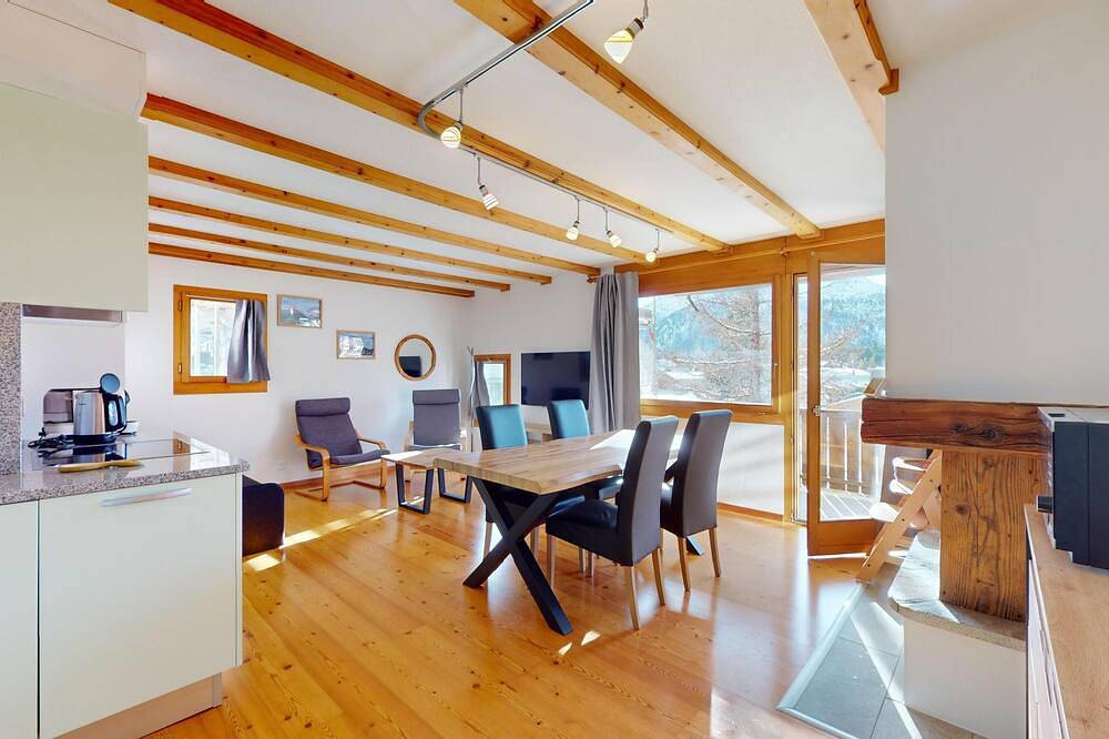 Apartamento entero, Modern 2-room apartment on the third floor with approx. in Bregaglia, Saint Moritz