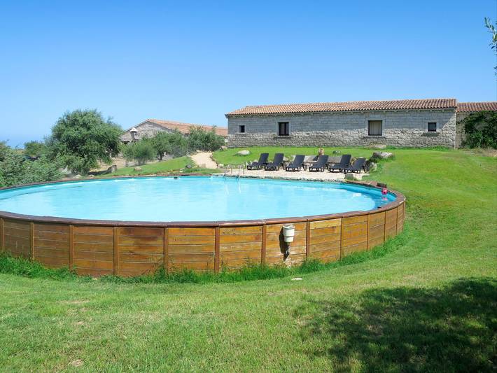 Casa vacanza per 4 persone, con giardino a Badesi