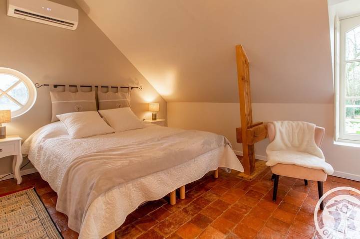 Gîte pour 4 personnes, avec piscine et terrasse à La Ménitré - 2