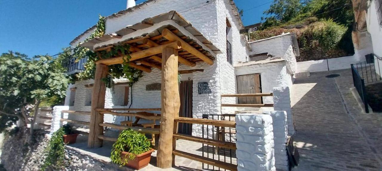 Casa Rural La Higuera in Pampaneira, Cordillera Penibética