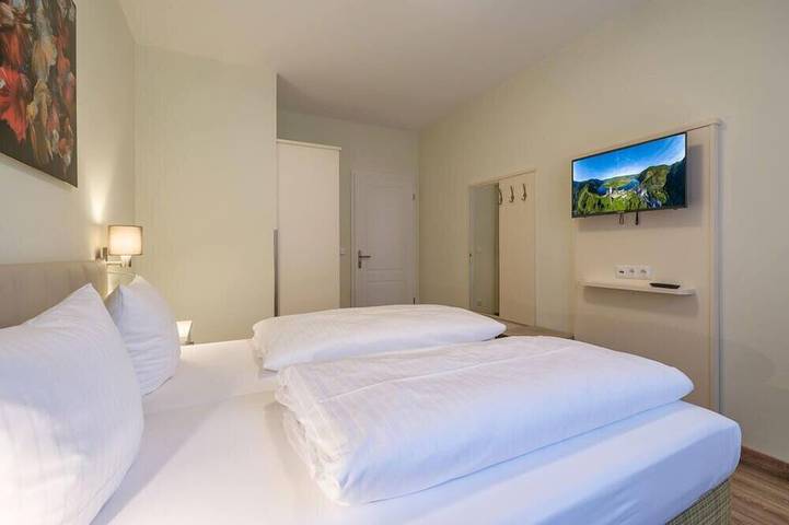 Ferienwohnung für 6 Personen, mit Sauna und Pool sowie Balkon in Ellenz-Poltersdorf - 3