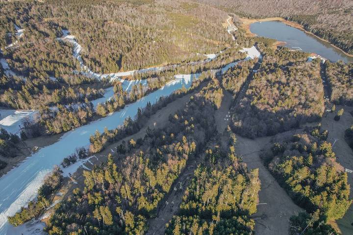 Vacation rental for 10 people, with balcony and yard in Snowshoe