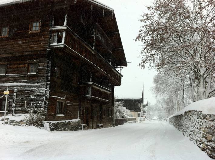 Ganze Wohnung, Ferienwohnung "Geigerhaus 500 Jahre - Maisonette" mit Bergblick, Gemeinschaftsterrasse und Wlan in Stuhlfelden, Pinzgau