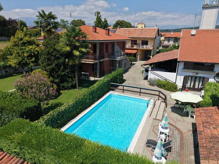Chambre d’hôte pour 2 personnes, avec piscine ainsi que vue et jardin à Agliè