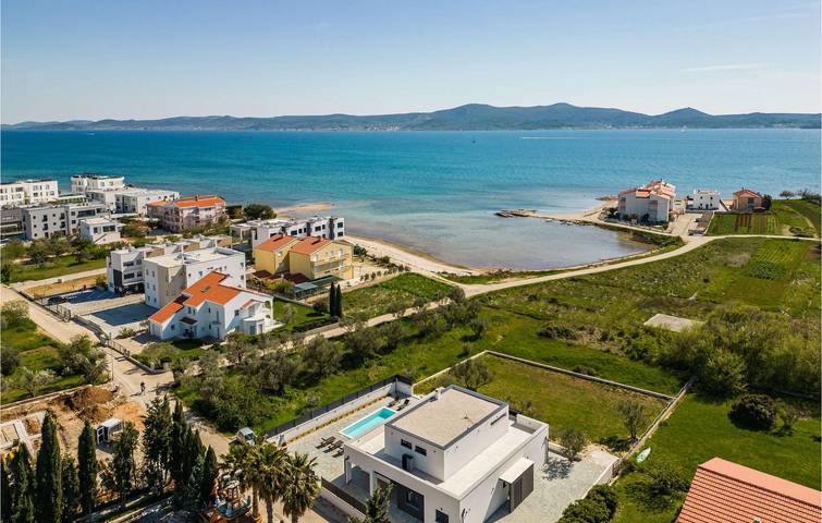 Ferienhaus für 8 Personen, mit Pool in Sukosan - 4