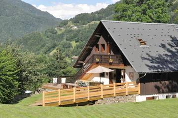Cottage pour 2 personnes, avec terrasse et vue, animaux acceptés à Queige