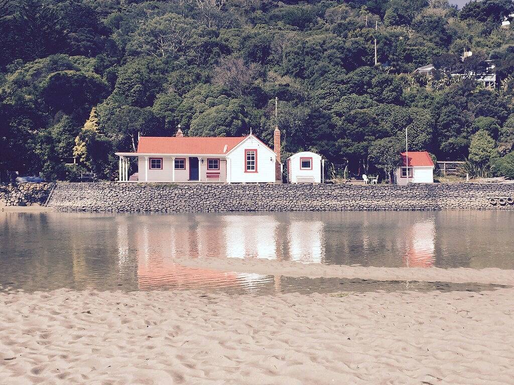 Ikonenhaftes historisches Küsten-Häuschen in Otago