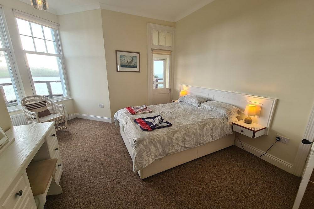Lower Tresulian -  an apartment that sleeps 4 guests  in 2 bedrooms in St Mawes, Cornwall
