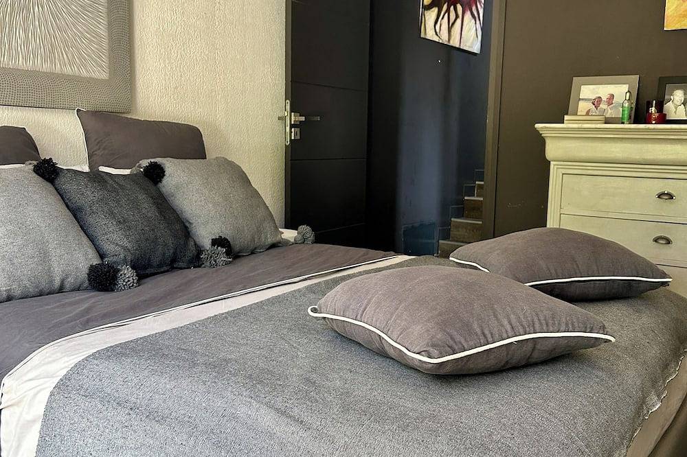 Air-conditioned villa with swimming pool Saint-Rémy de Provence in Maillane, Arles und Umgebung