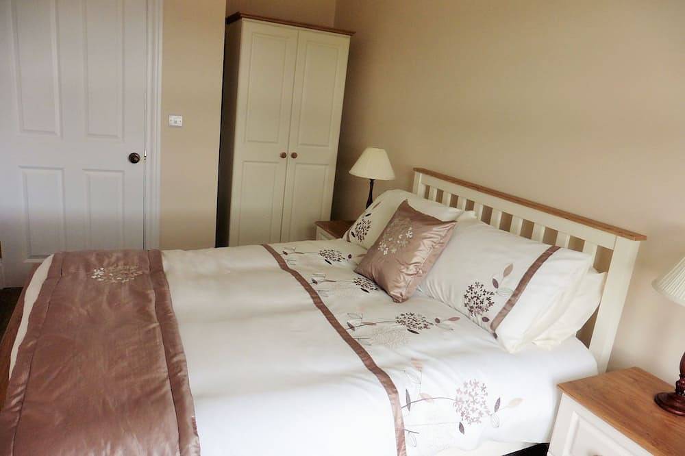Ben-Ry Cottage, Luxury Accomodation with Magnificient River Views over Bushmills in Bushmills, County Antrim