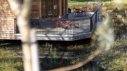 Location de vacances pour 4 personnes, avec vue sur le lac et terrasse à Gedinne