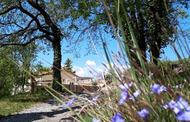 Gîte pour 4 personnes, avec terrasse à Cliousclat