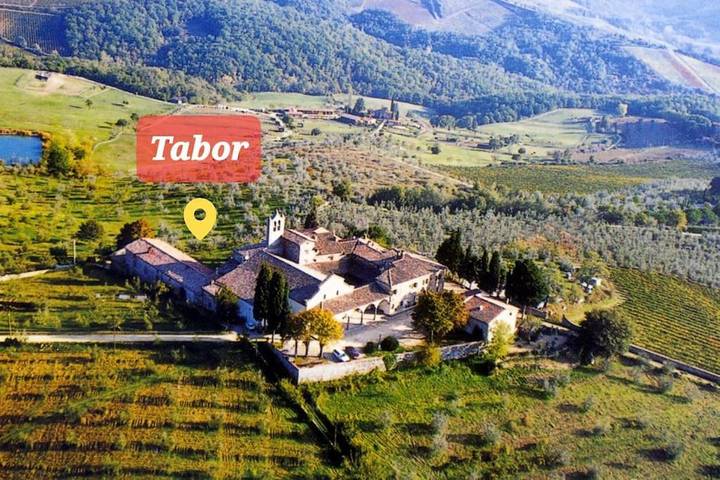Ferienwohnung für 12 Personen, mit Terrasse und Garten sowie Seeblick und Ausblick