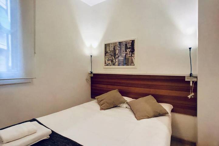 Entire apartment, Bed&Bcn Gracia Ii apartment in Barcelona in Barcelona Centre, Barcelona