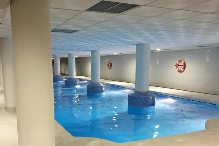 Apartamento de vacaciones para 4 personas, con piscina además de vistas y balcón - 1