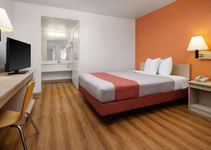 Hotel für 3 Personen, mit Terrasse und Pool - 1