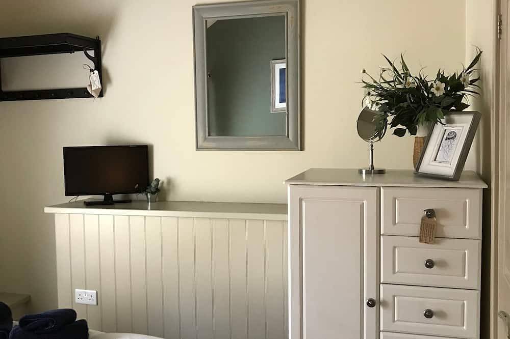 Ganze Wohnung, Loft-Apartment mit 2 Schlafzimmern mit Blick auf die St. Fimbarrus Church & Its Grounds in Polperro, Fowey