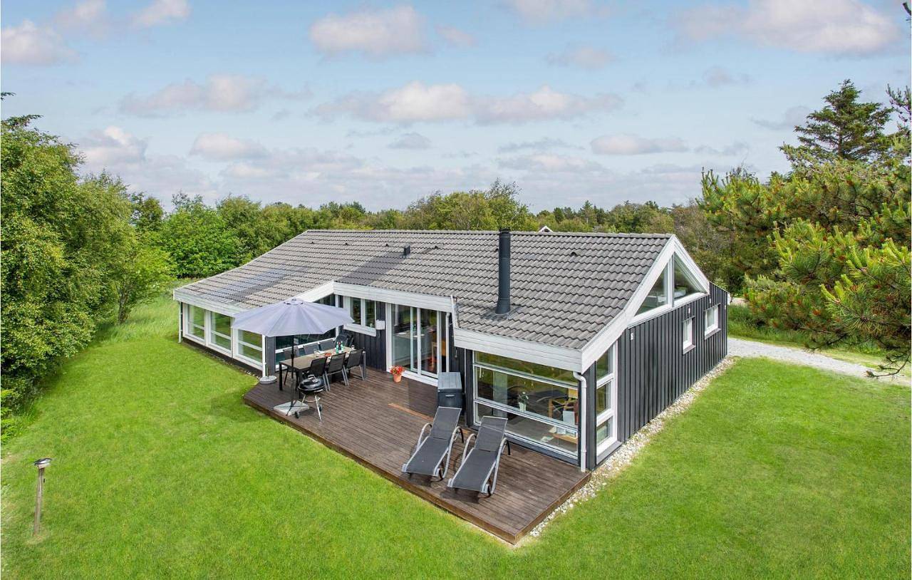 Four-Bedroom Holiday Home in Tversted, Tannisbucht
