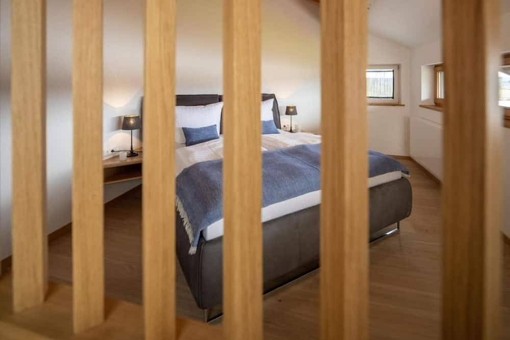 Ganze Wohnung, Stille x Weite - Hochwertige Wohnung mit See-Panorama in Kronburg, Bayerisch Schwaben