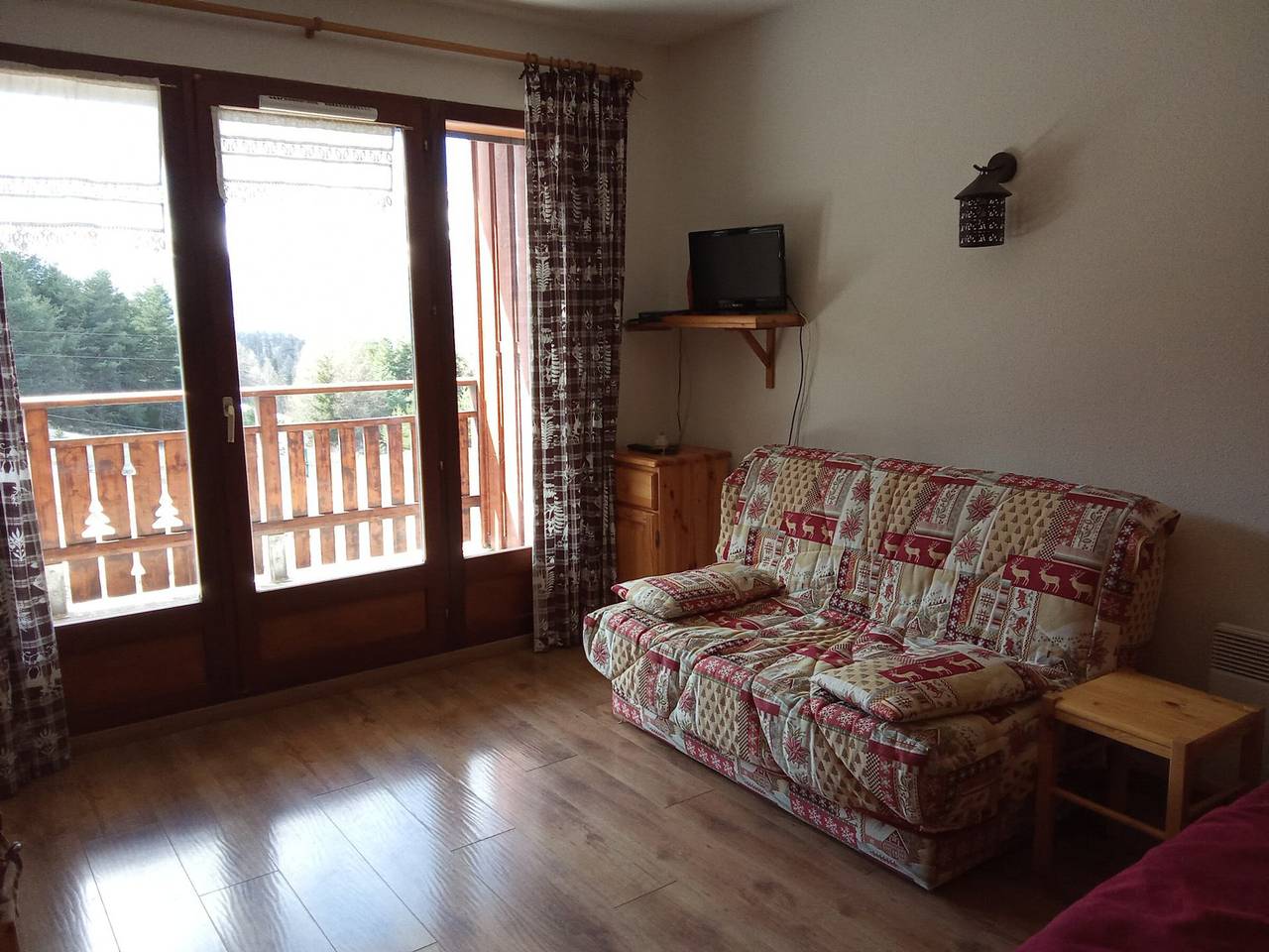 Estudio entero, Estudio cabina acogedor, balcón y parking, 05250 La Joue du Loup in La Joue du Loup, Dévoluy (comuna)