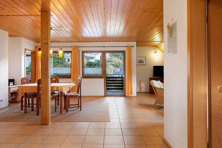 Ganze Wohnung, Apartment 'Buck' mit Balkon und WLAN in Günterstal, Freiburg