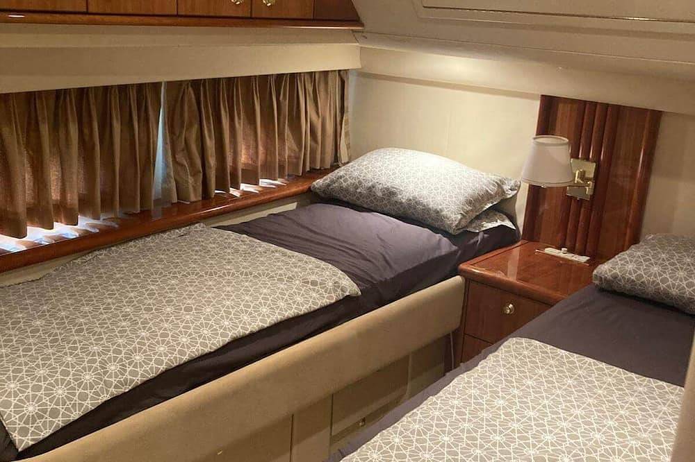 Rent motor yacht neptunus 56 fly in Split Croatia in Split, Split-Dalmatien