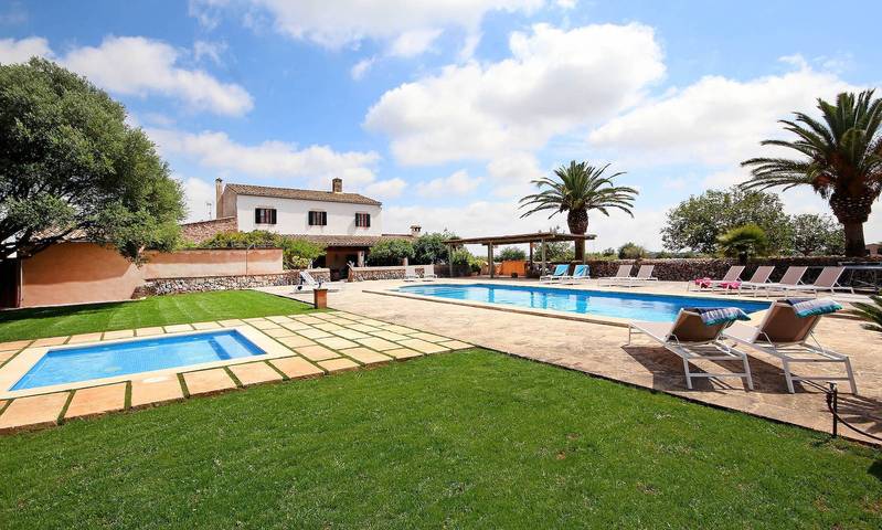 Casa rural para 16 personas, con Jardín y Piscina para niños