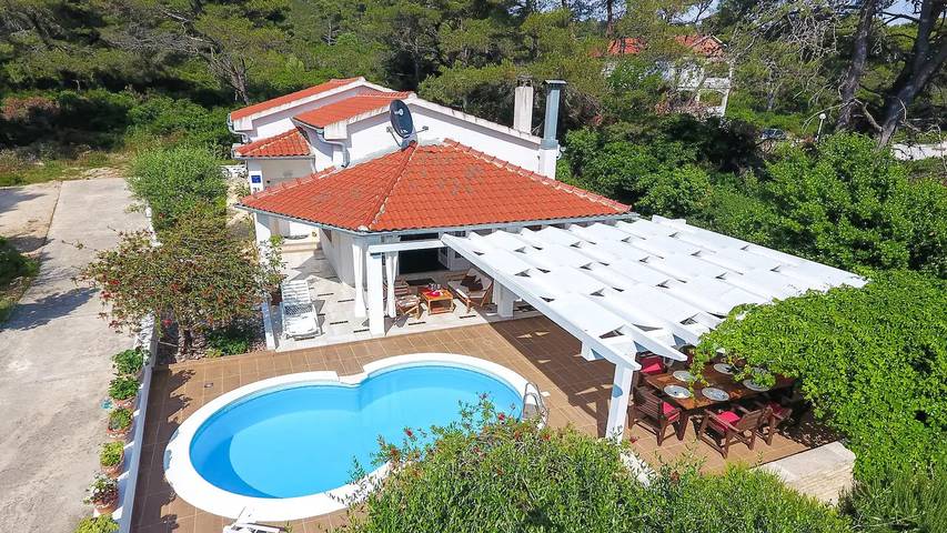 Ferienhaus für 6 Personen, mit Garten und Pool