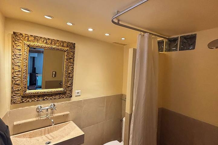 Gîte pour 4 personnes, avec piscine ainsi que terrasse et sauna à Vacqueyras - 4