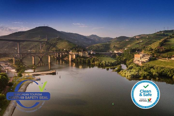 Hotel para 10 pessoas, com piscina e terraço e ainda jacuzzi and jardim em Lamego