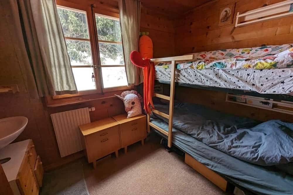 Appartamento intero, Champéry (Ch) winter/summer, confort apart. 4-5p. in wooden chalet, superb view! in Champéry, Portes du Soleil