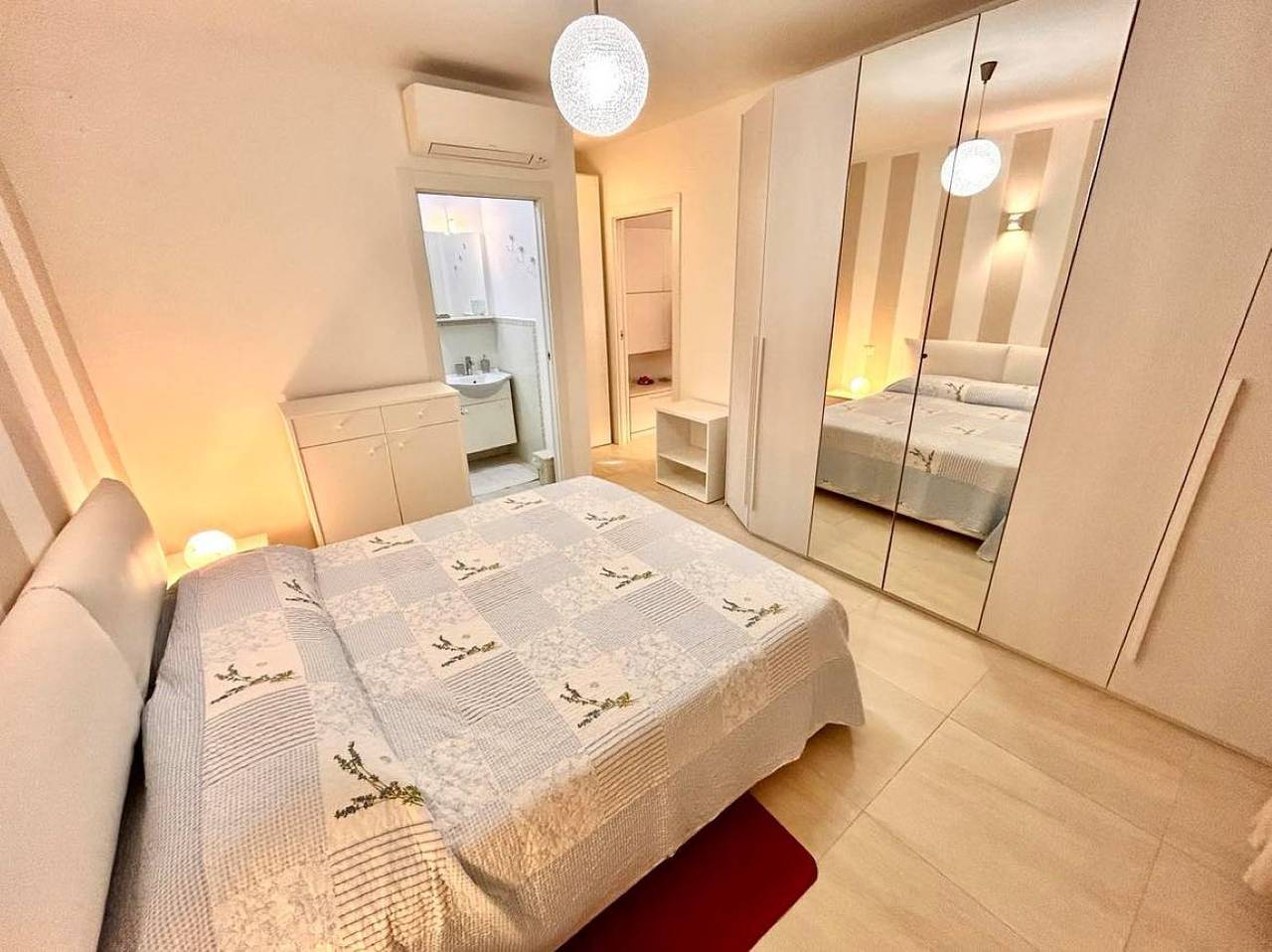 Appartement entier, Nuovissimo bilocale in centro con 2 bagni e Wi-Fi in Numana, Riviera del Conero
