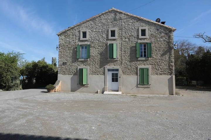 Gîte pour 6 personnes, avec jardin et piscine, animaux acceptés