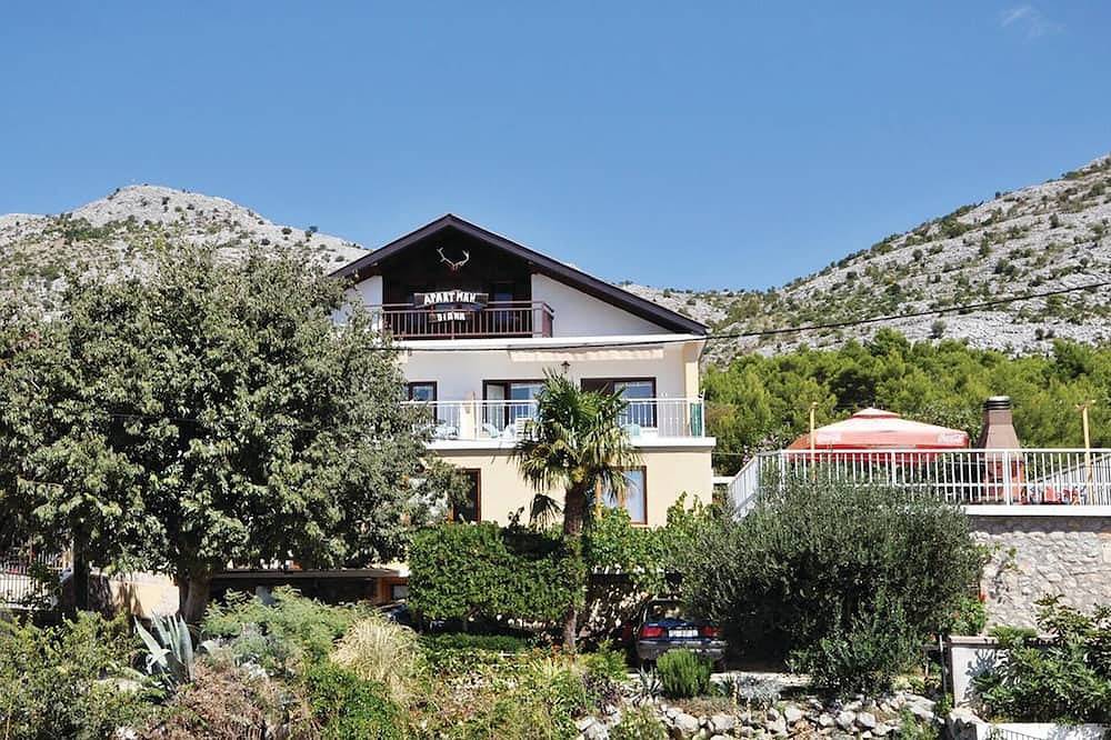 Ganze Wohnung, Beautiful apartment in Starigrad Paklenica in Starigrad Paklenica, Starigrad