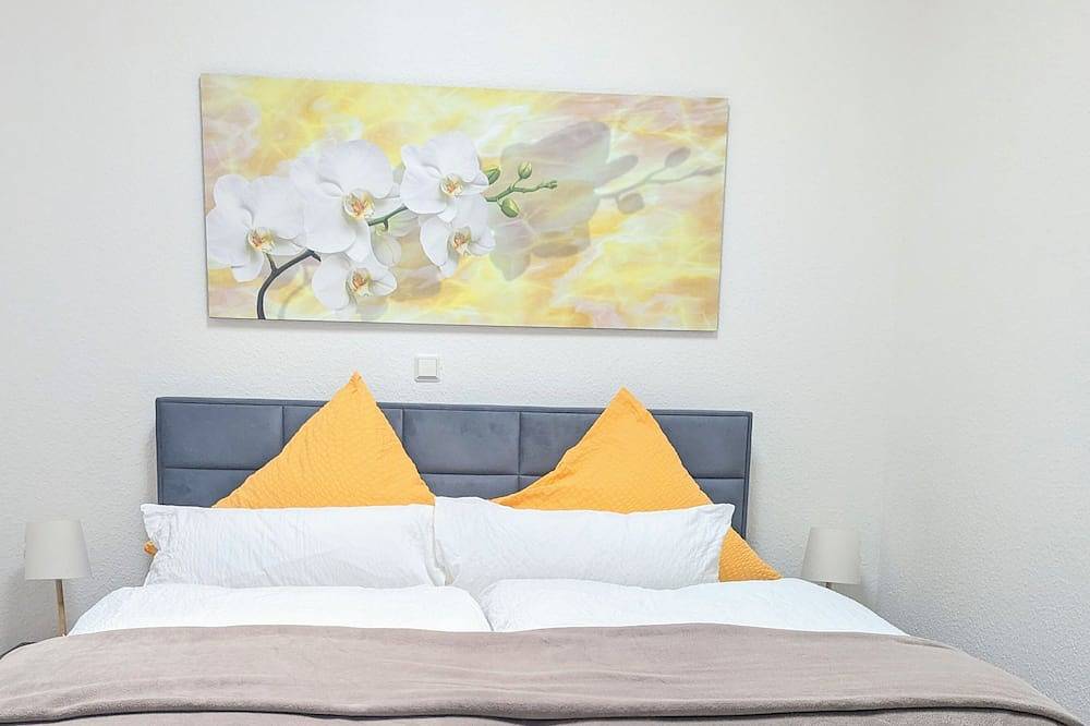 Entire apartment, Unsere Neuerbaute Ferienwohnung \"orangerie\" Befindet Sich Direkt am Schloßpark in Gotha, Gotha region
