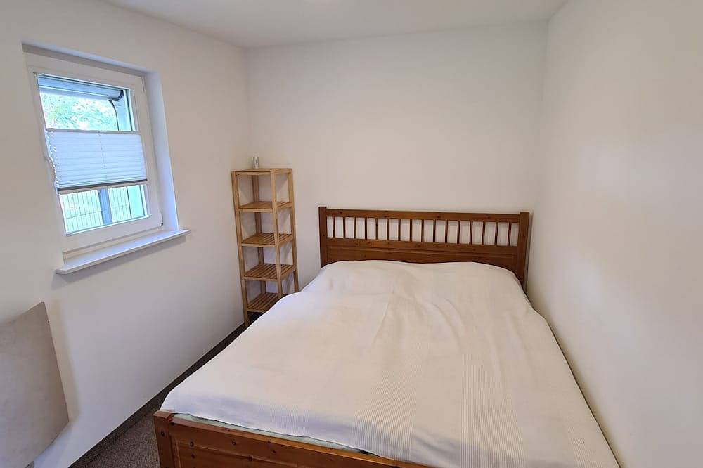 Ferienhaus am Wald in Müllrose. \nkomplett eingerichtet und saniert.\nseenähe in Müllrose, Schlaubetal