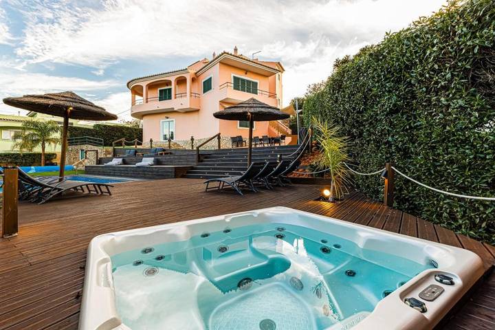 Casa rural para 15 personas, con jardín además de jacuzzi y piscina en Silves