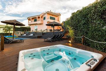 Casa rural para 15 personas, con jardín además de jacuzzi y piscina en Silves