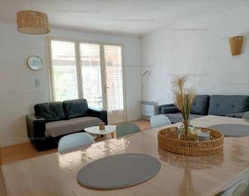 Location De Vacances pour 11 Personnes dans Saint Pierre la Mer, Fleury, Photo 2