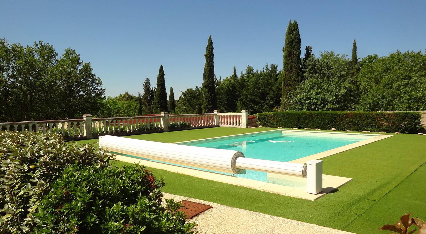 Spacieuse villa près de Gordes, avec piscine, ping-pong in Cabrières-d'Avignon, Parc naturel régional du Luberon