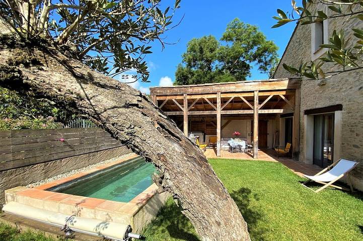 Gîte pour 10 personnes, avec jacuzzi et jardin, animaux acceptés