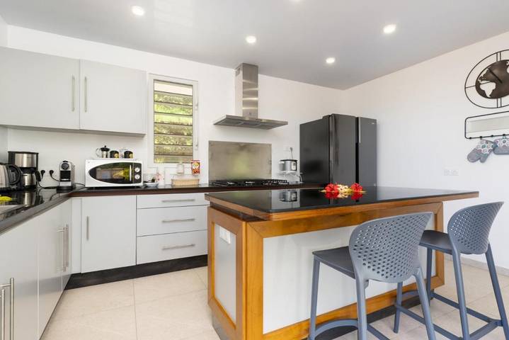 Villa pour 6 personnes, avec terrasse et vue ainsi que piscine et jardin dans Mo'orea - 3