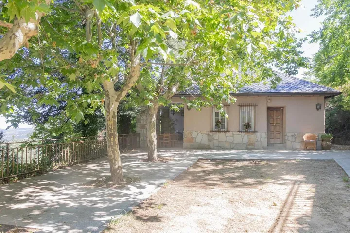 Casa de vacaciones para 14 personas, con vistas además de piscina y jardín, Se admiten mascotas - 1