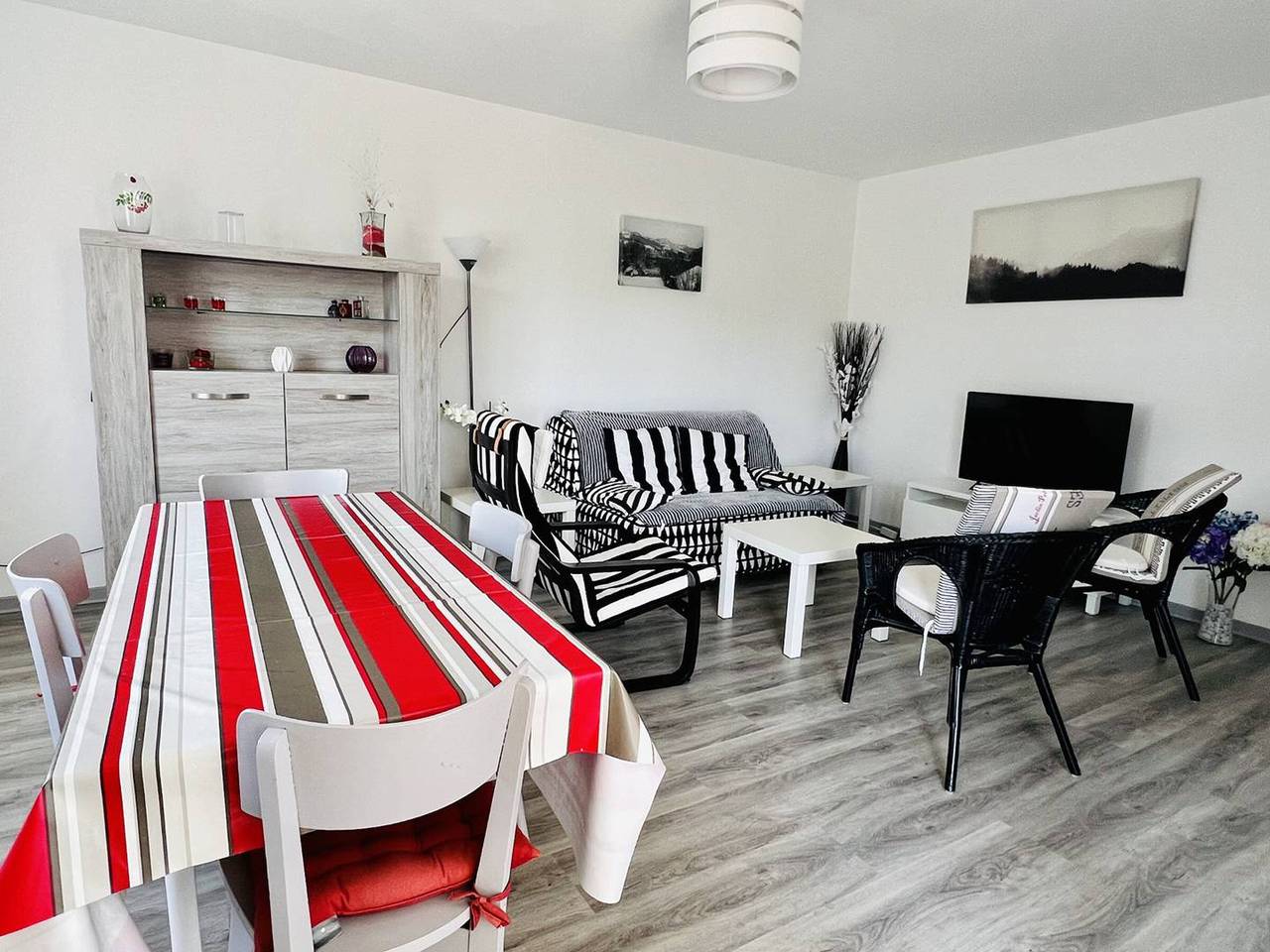 Ganze Wohnung, Cambo-les-Bains, T2 mit Terrasse, privater Parkplatz, für 2 Personen in Cambo-les-Bains, Bayonne und Umgebung
