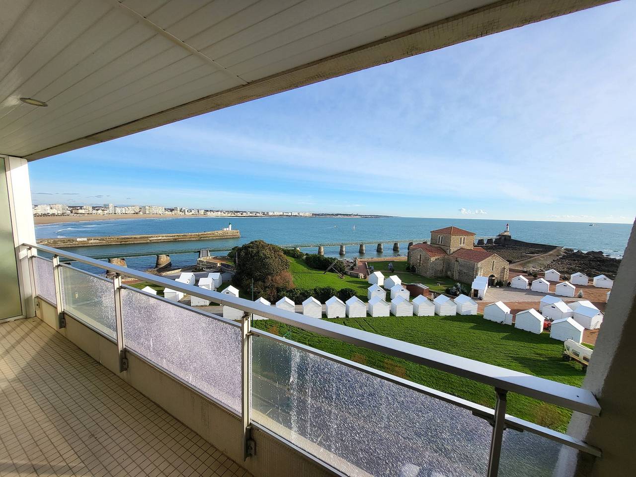 Appartement entier, Appartement vue mer avec balcon, parking privé, aux Sables-d'Olonne in Les Sables-d'Olonne, Vendée