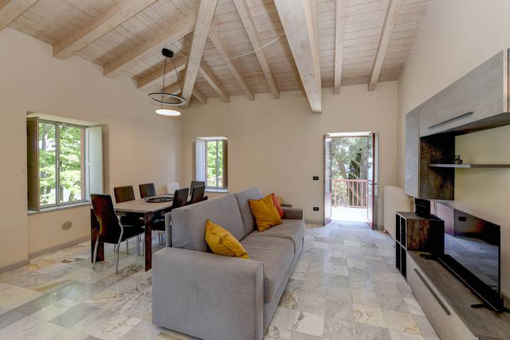 Apartamento entero, La Darsena by Garda FeWo in Saló, Montañas Garda