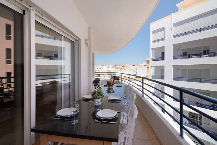 Location de vacances pour 8 personnes, avec Balcon à Quarteira