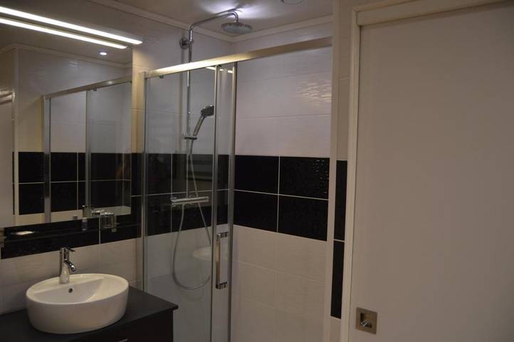 Maison d’hôte pour 2 personnes, avec sauna et piscine ainsi que vue et jardin à Saint-Maximin-la-Sainte-Baume - 4