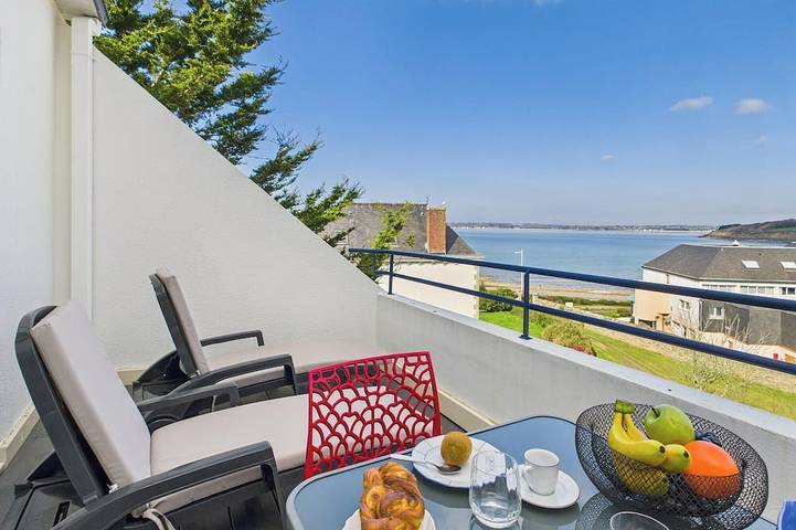 Gîte pour 2 personnes, avec jardin et balcon dans Plage Sables Blancs